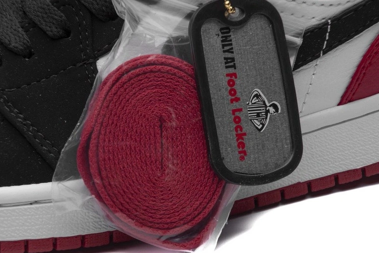 Low 553558-116 Black Toe Jordan  1 0201